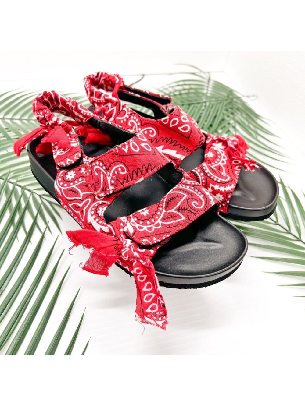 Arizona Love Red/White Apache Bandana-Detail Open-Toe Slingback Sandals